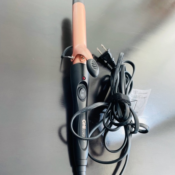 CHI Luxury Rose Gold Series 1” Curling Iron - Picture 2 of 6